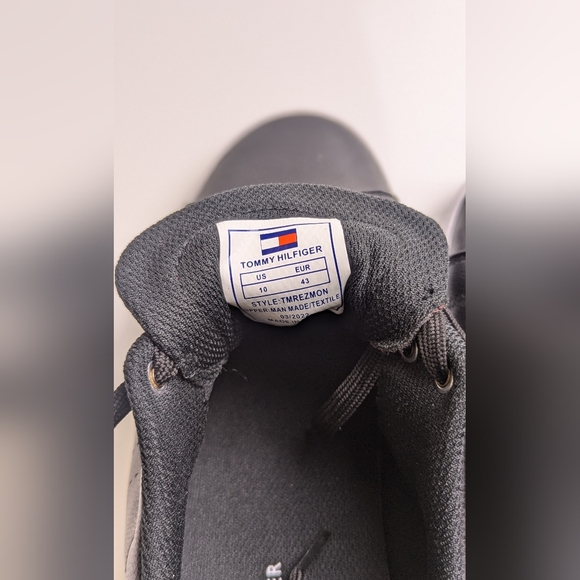 Black Tommy Hilfiger Sneaker - Picture 7 of 8